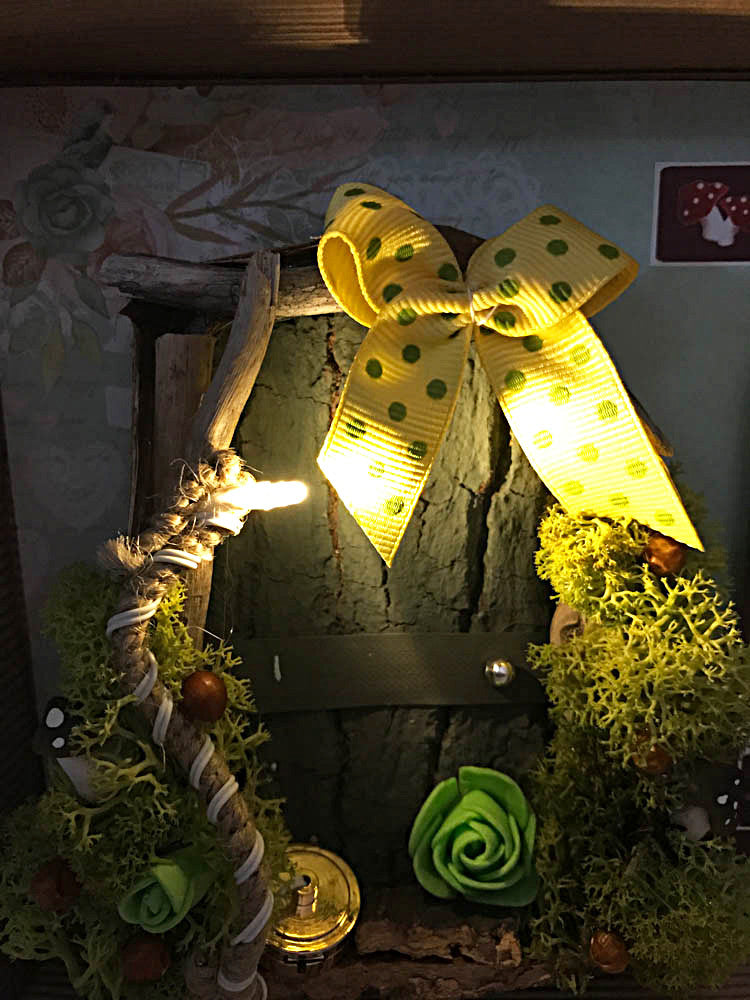 Secret Fairy Door with magical light – The Little Dearies